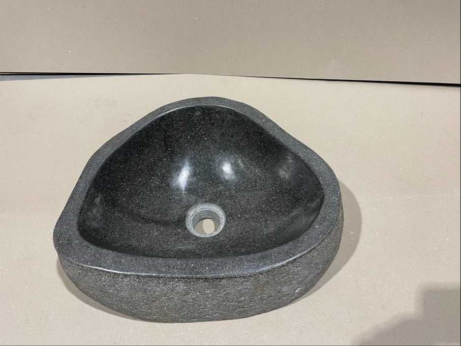 Umywalka nablatowa TETSU kamienna  marki Kave Home
