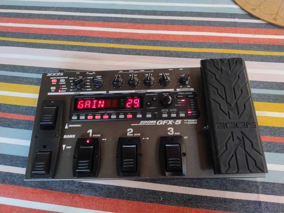 Procesor efektów / multiefekt gitarowy Zoom GFX-5