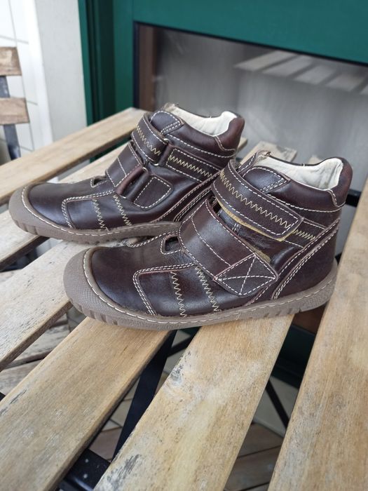 Botas em couro castanhas