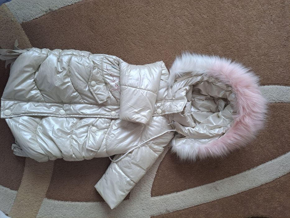 Продам зимовий пуховик - курточку на дівчинку