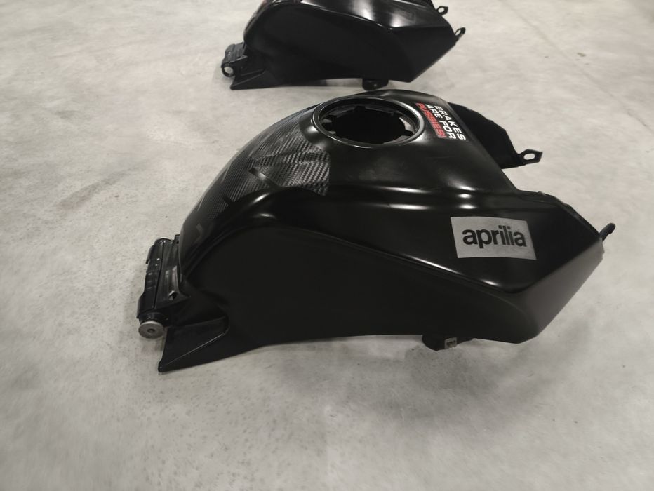 Aprilia RS4 tuono nakładka baku