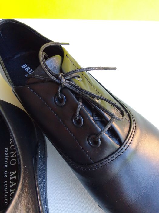 Чорні шкіряні туфлі