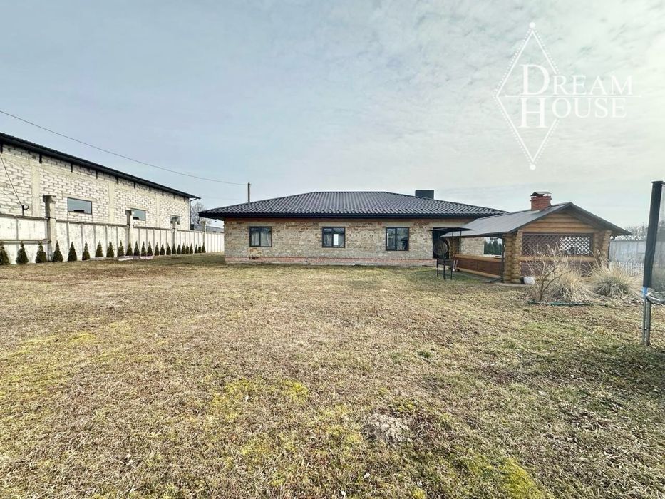 Продаж недобудованого будинку з гаражем для Фури