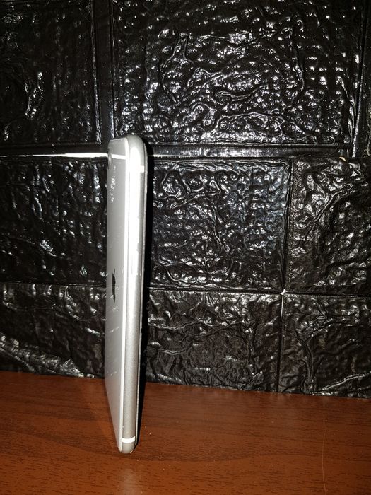 Iphone SE 128g de 2022 como novo