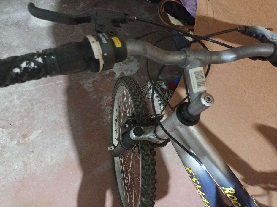 Bicicleta quase nova