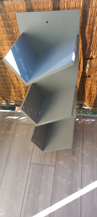 Nowoczesna półka ścienna, 3 poziomy