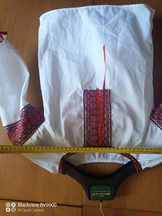 Вишиванки,дитячі і жіноча.