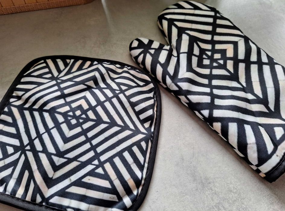 Zestaw kuchenny rękawica i łapka czarno-biała geometryczny wzór