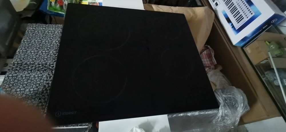 Placa vitroceramica Indesit