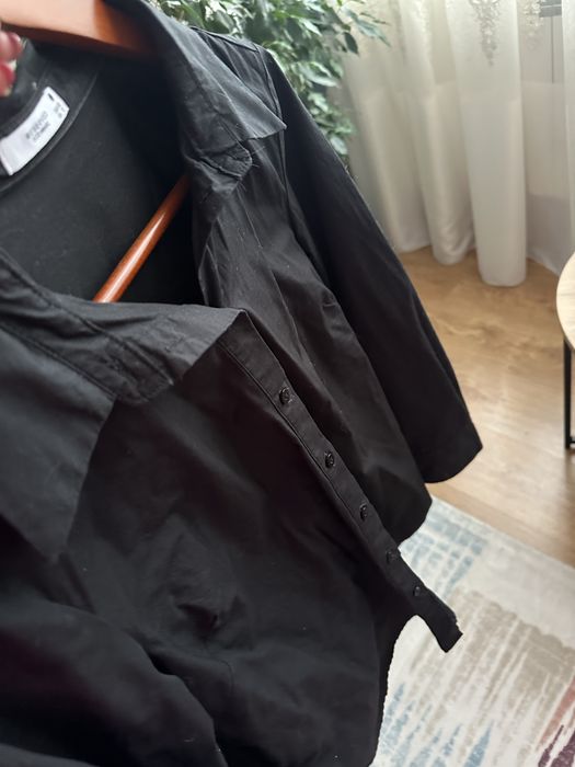 Блузка чорного кольору