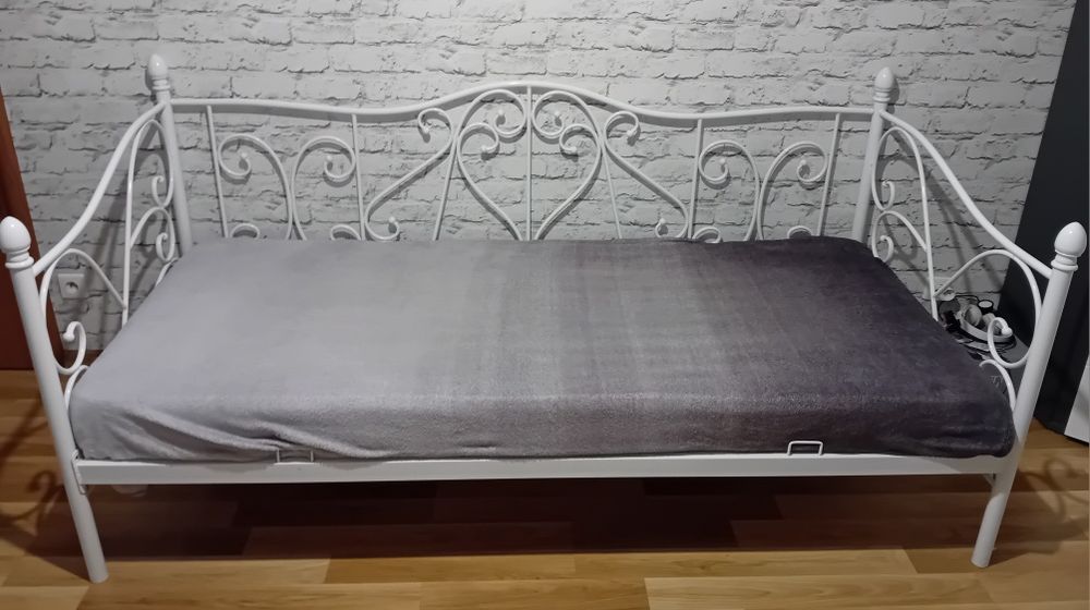 Łózko  90x200, rama metalowa