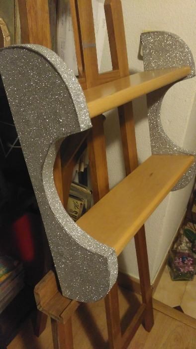 Estante decorada de 2 prateleiras nova