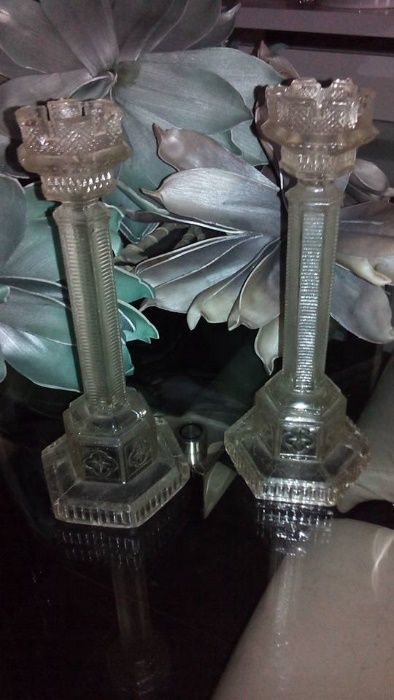 2 castiçais muito antigos originais castelinhos + de 100 anos