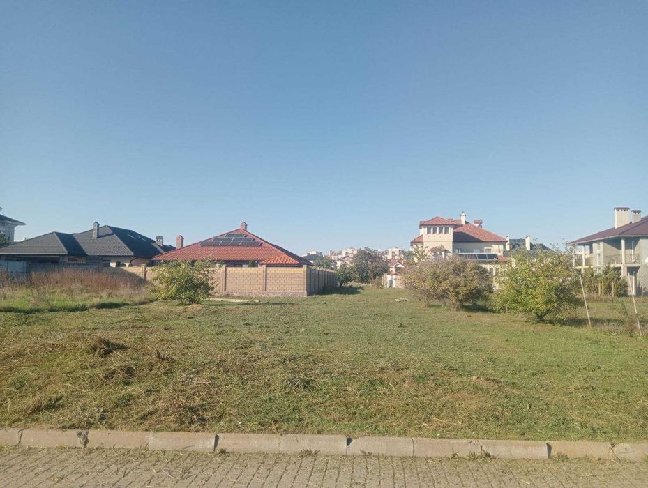 В продаже участок в Черноморской Ривьере.