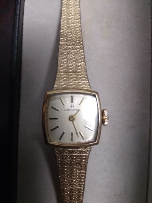 Relógio hamilton mecânico com banho de ouro.