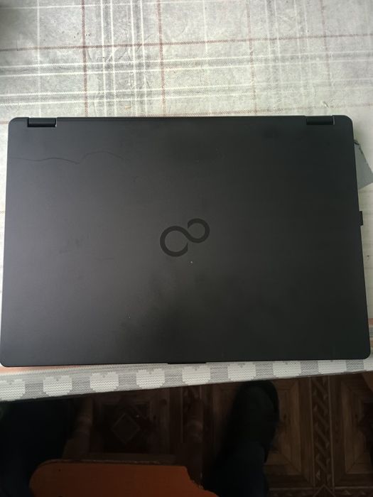 Продам сенсорний  ноутбук .