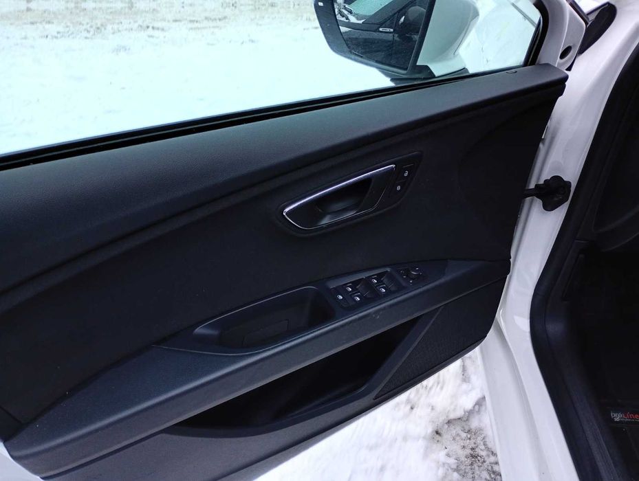 Seat Leon 3 III 2015г F5 1.4 tsi AT DSG white белый