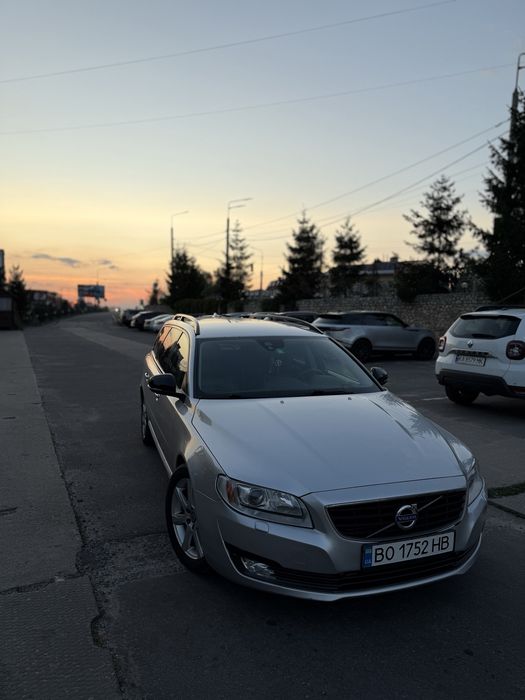 Volvo V70 надійний та комфортиний танк для подорожі