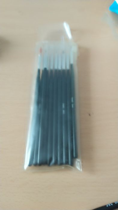 Lápis preto nail art