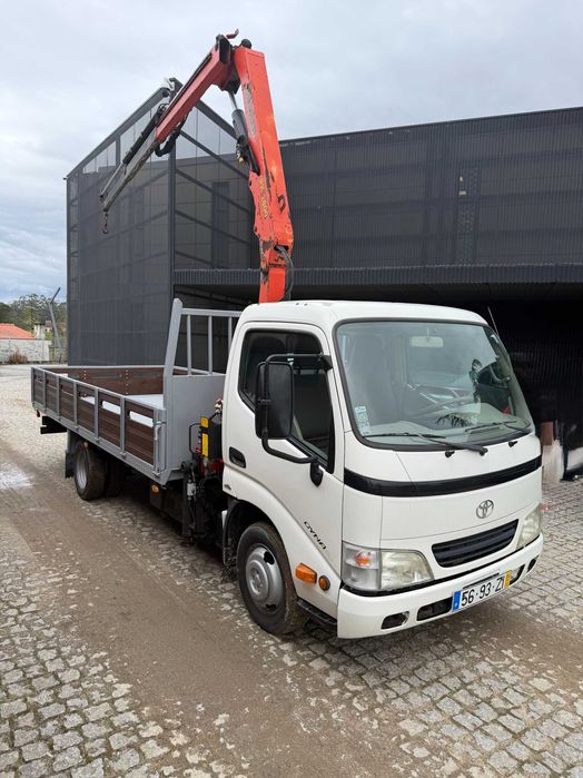 Toyota dyna com grua Palfinger