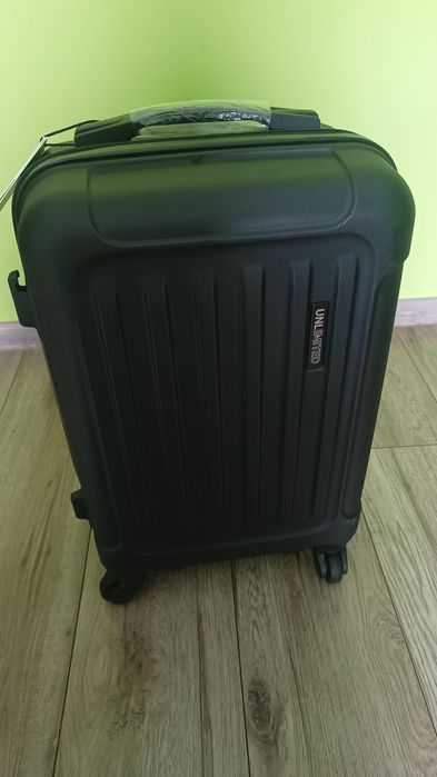 Walizka unlimited wings czarna kabinowa