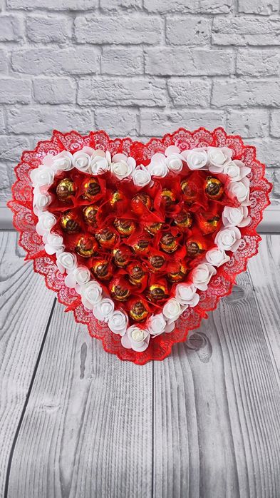 Букет з цукерок цукерками серце подарунок дівчині жінці из конфет