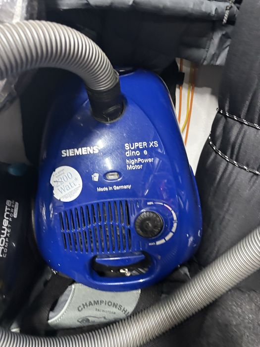 Пилосос Siens.