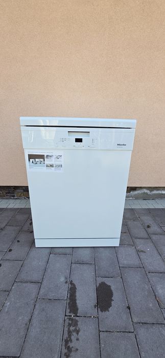 Посудомийна Miele окремостояча