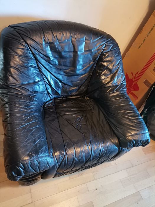 Sofá preto em pele genuína-super confortável