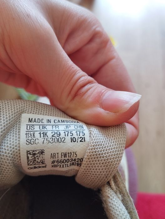 Białe buty dziewczęce adidas