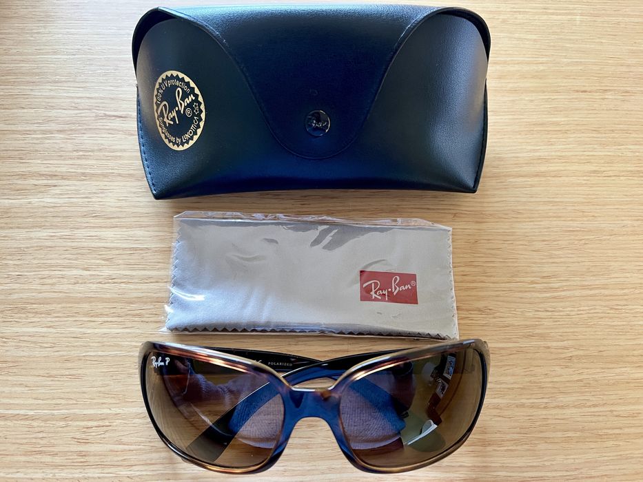 Óculos de sol modelo Ray-Ban RB4068