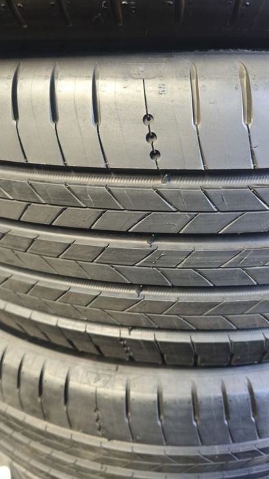 Pneus  215/50/19