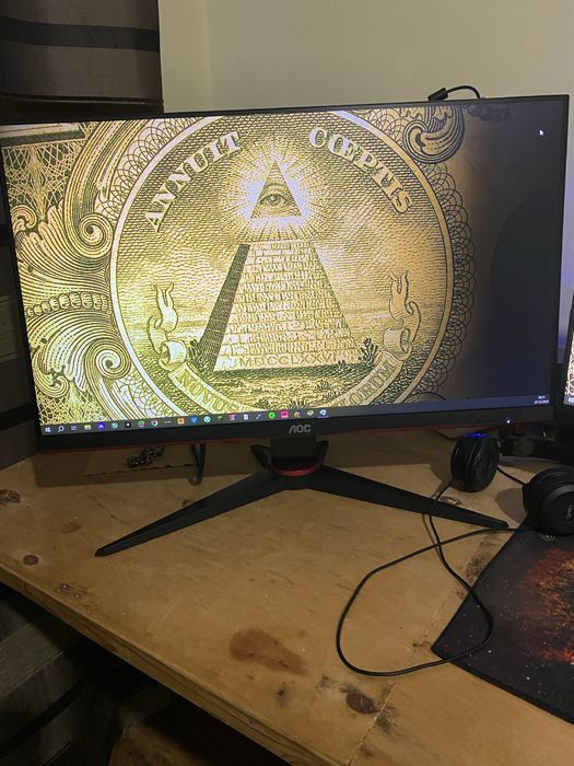 Монітор aoc G2spae 24 дюйма весь комплет повністю робочий  з нюансом