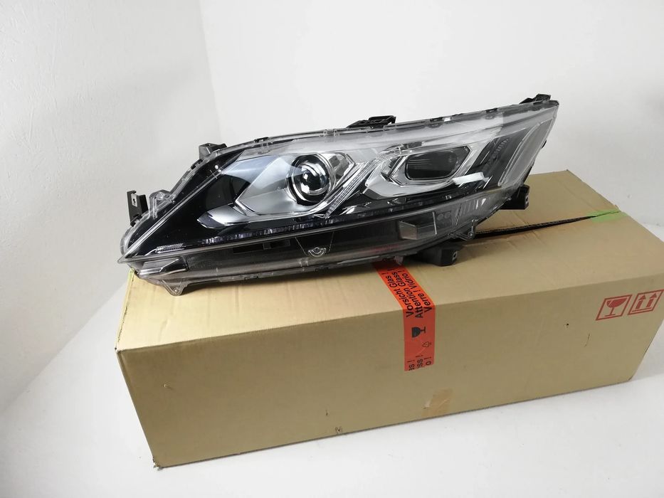 lampa przednia mitsubishi eclipse cross 2018- 8301d319 lewa nowa