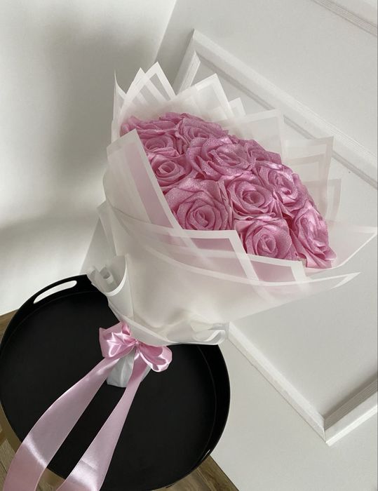 Bukiet Wiecznych Róż ze Wstążki Satynowej