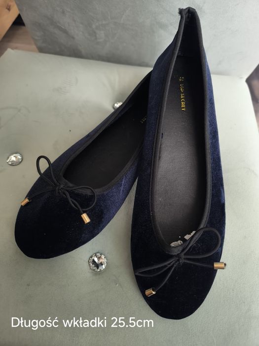 Aksamitne baleriny, półbuty w kolorze pięknego granatu w rozm 40 firmy