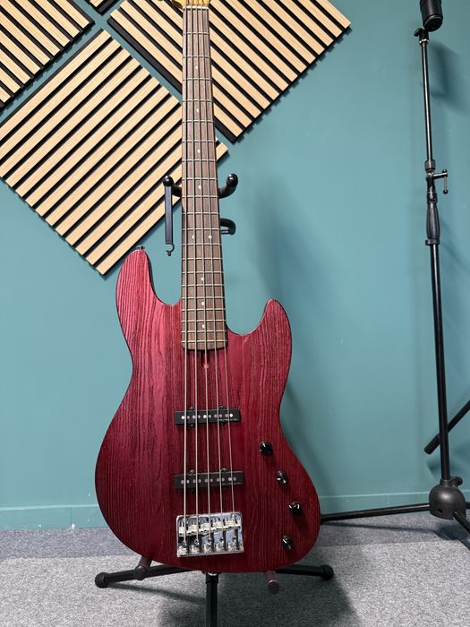 Sire Marcus Miller V6 Jazz Bass 5