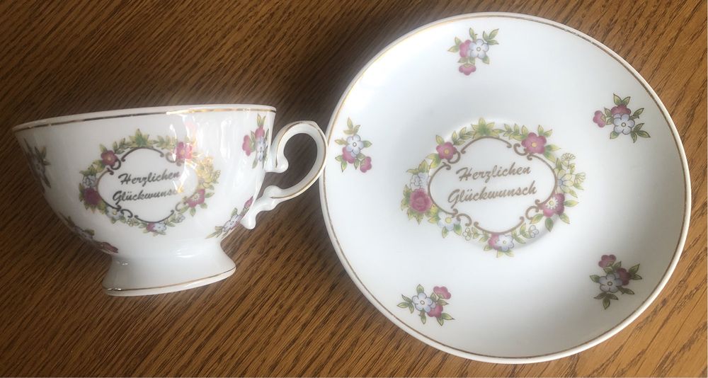 Filiżanka z talerzykiem