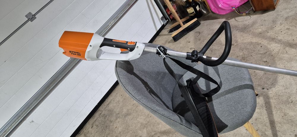 Podkaszarka akumulatorowa. STIHL FSA 85. Kosa.  Jak nowa