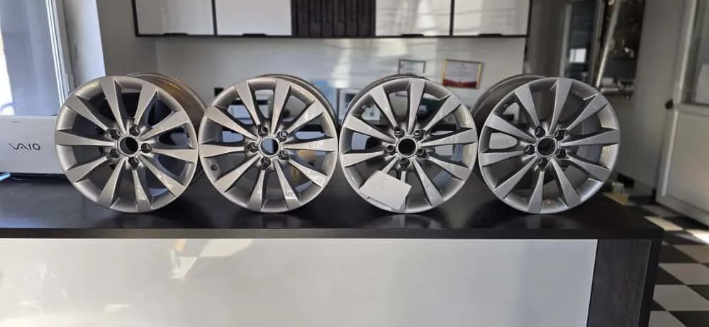 AUDI / VW - ALUFELGI PO PEŁNEJ RENOWACJI 17"  ET39 NOWE - GRAFITOWE / PERFEKCYJNE !!