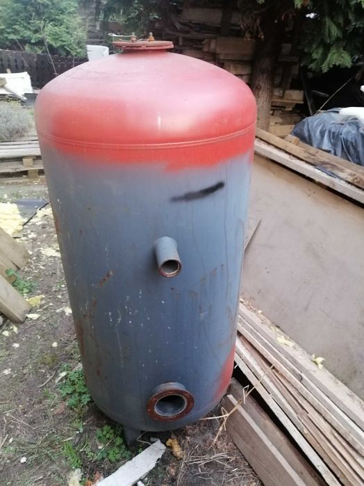 Zbiornik 400 l z wężownicą.