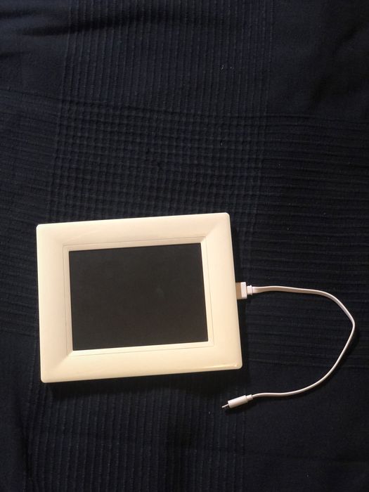 Цыфровая фоторамка PHILIPS