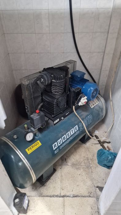 Vendo recheio de oficina pneus