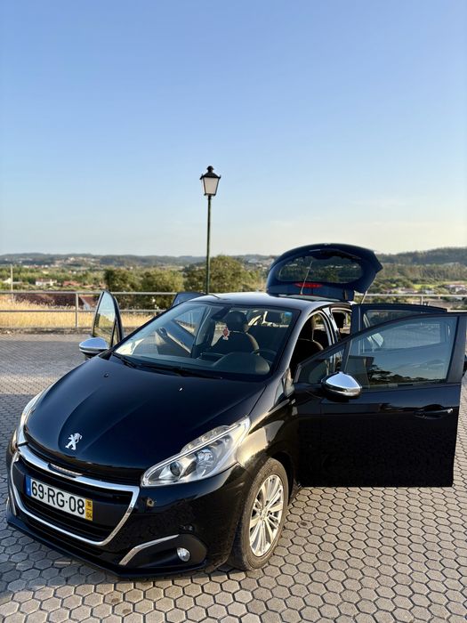 Peugeot 208 — fotografia 4