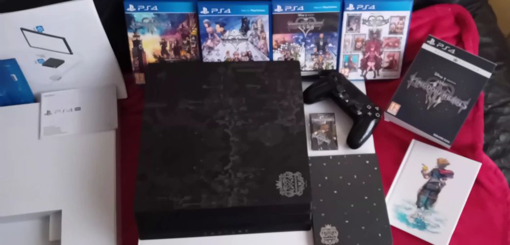 PS4 Pro 1TB Kingdom Hearts III — Edição Limitada Completa c/ 4 jogos