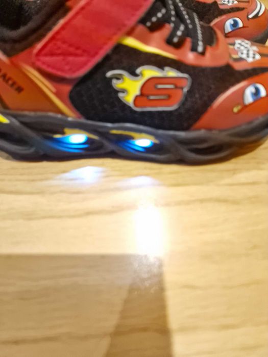 3 pares de Sapatilhas adidas e skechers