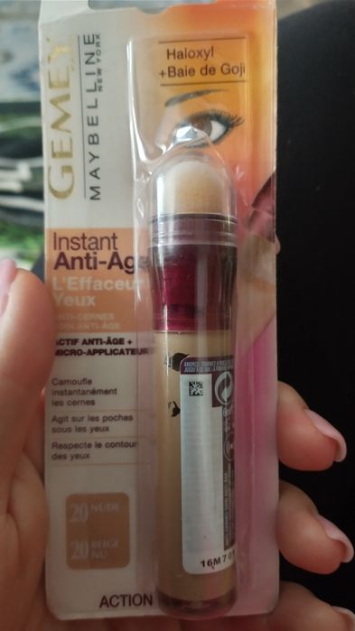 Nowy korektor Maybelline z gąbeczką 20 nude