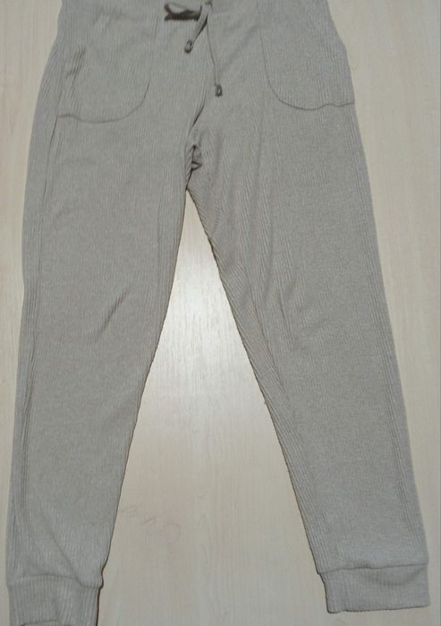 Свитер +штани трикотажні42-44