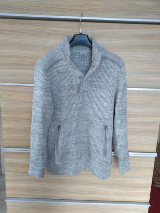 Sweter młodzieżowy