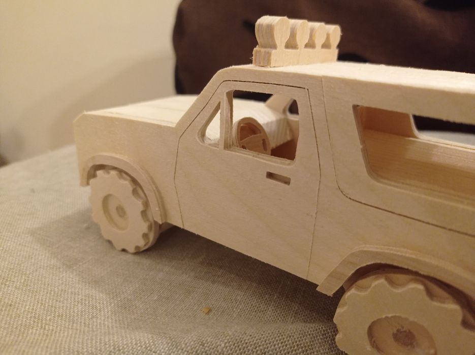 Ford Bronco - Carrinho de Madeira - Réplica Colecionável